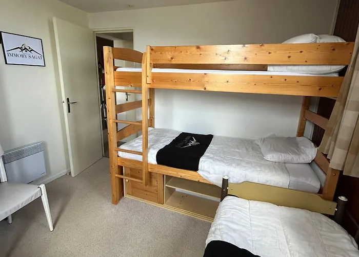 Spacieux Au Pied Des Pistes - Fr-1-814-21 *