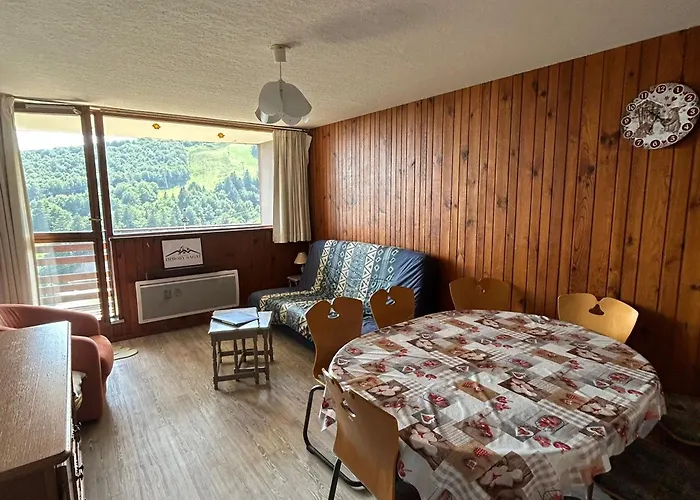 Spacieux Au Pied Des Pistes - Fr-1-814-21 *